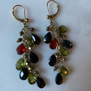 HP 🦋Swarovski crystals dangling earrings